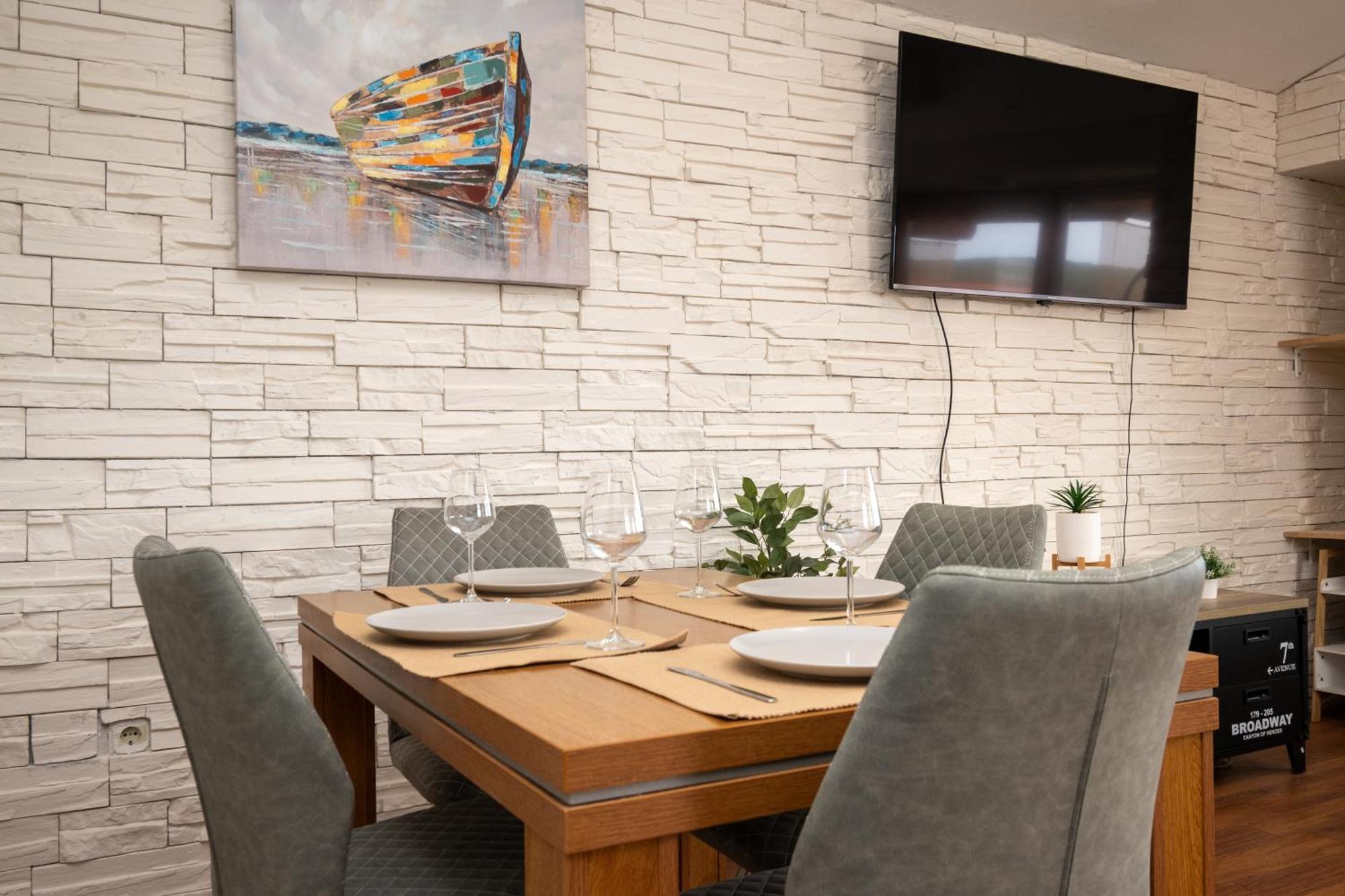 Apartment Dalmatino โพเซดารเย ภายนอก รูปภาพ