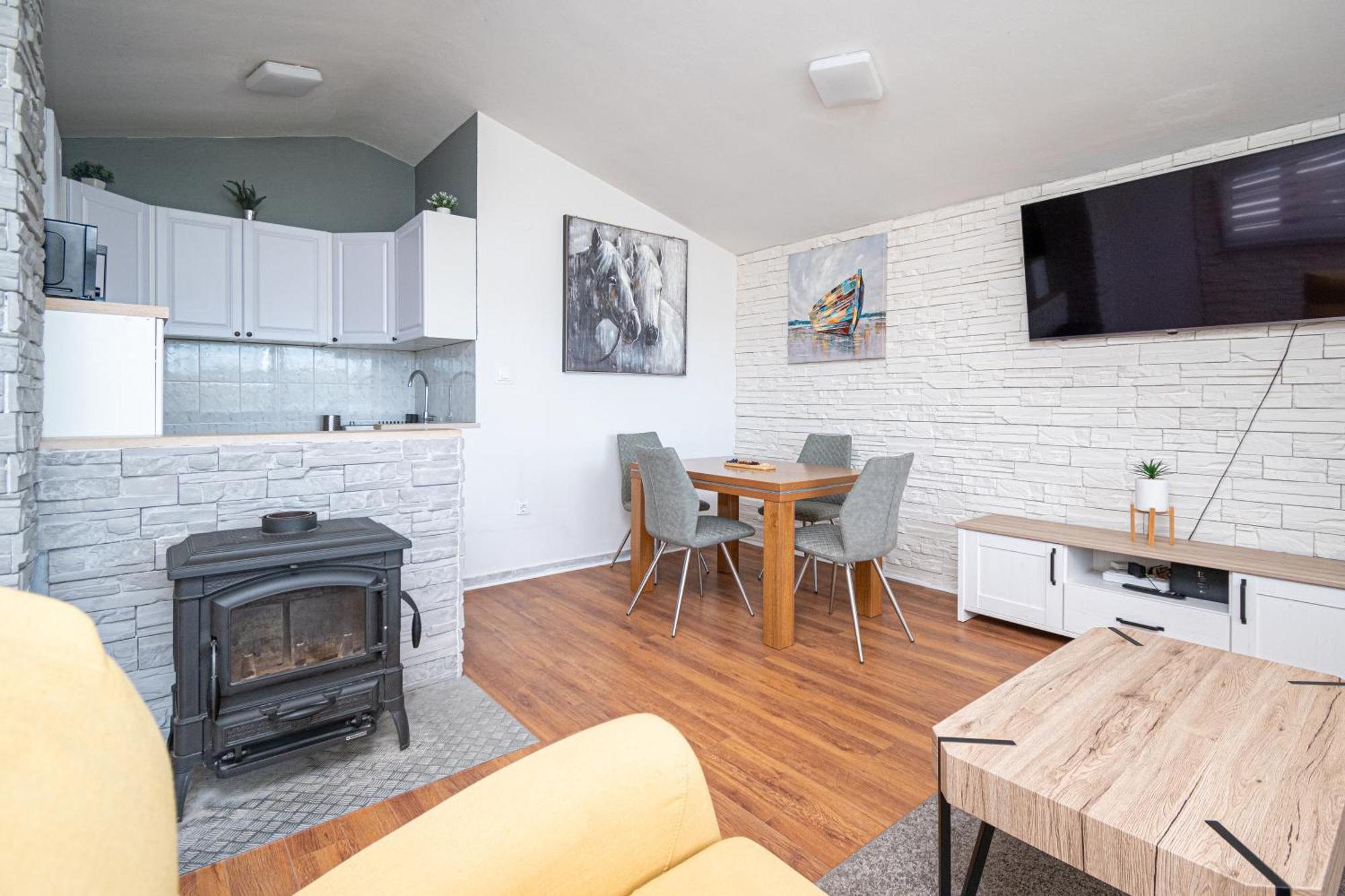 Apartment Dalmatino โพเซดารเย ภายนอก รูปภาพ